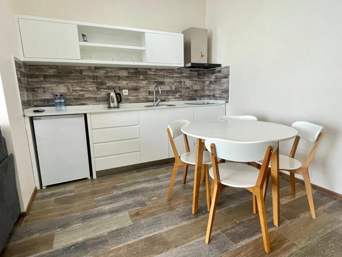 Balmaral Apart Hotel Batumi Bagian luar foto