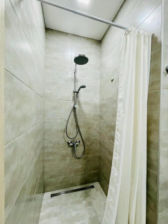 Balmaral Apart Hotel Batumi Bagian luar foto
