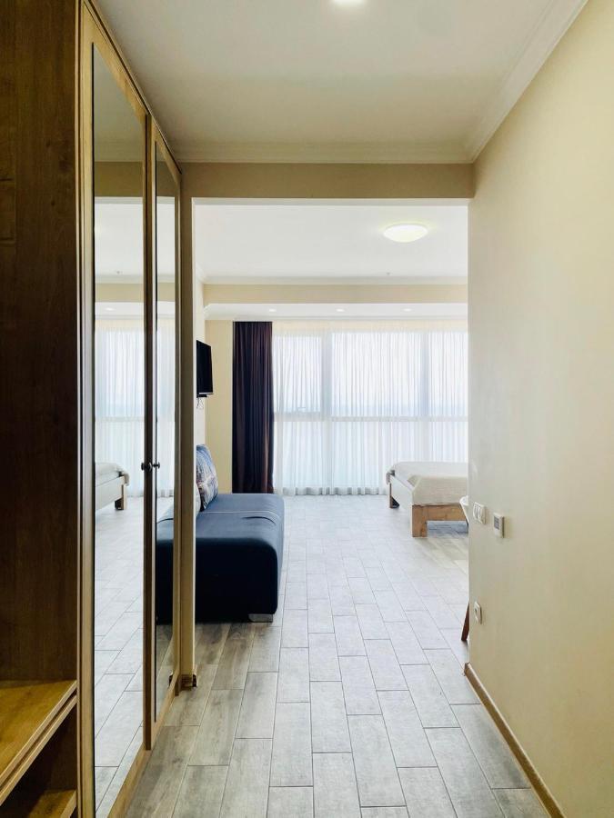 Balmaral Apart Hotel Batumi Bagian luar foto