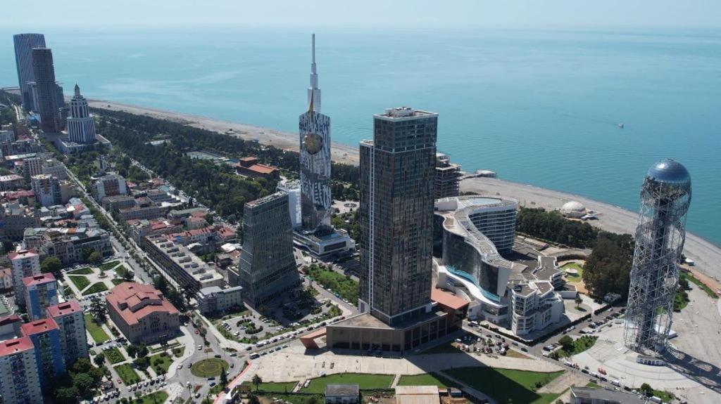 Balmaral Apart Hotel Batumi Bagian luar foto