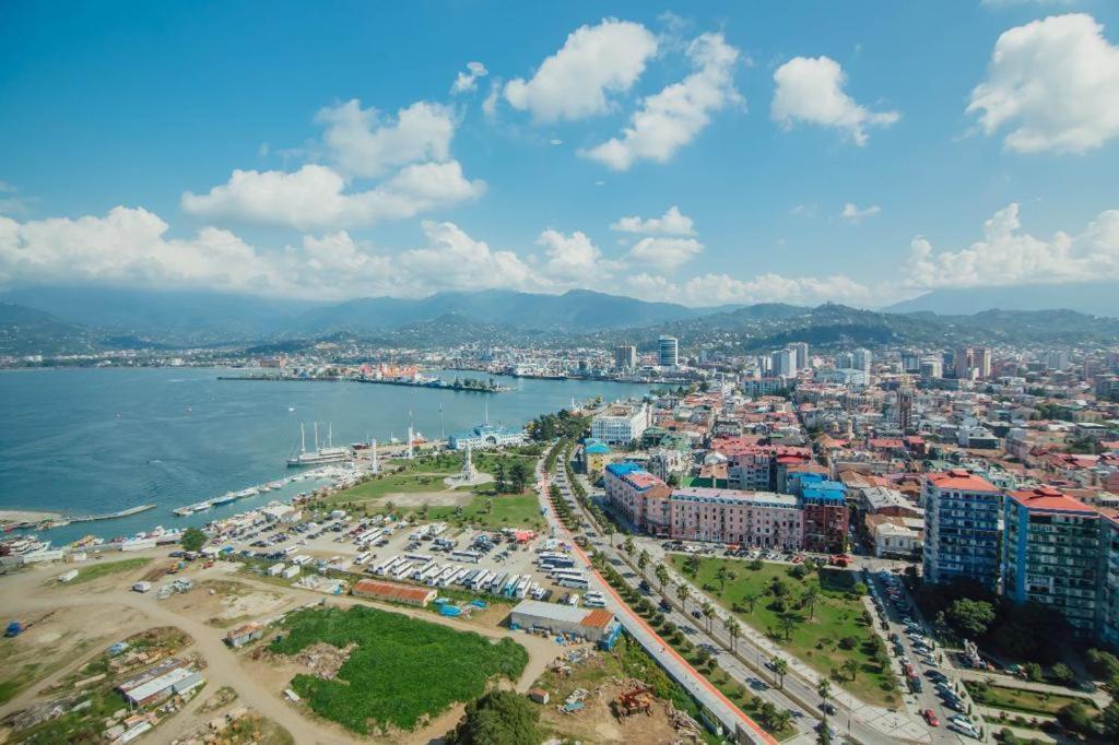 Balmaral Apart Hotel Batumi Bagian luar foto