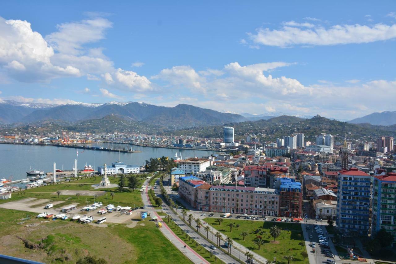 Balmaral Apart Hotel Batumi Bagian luar foto