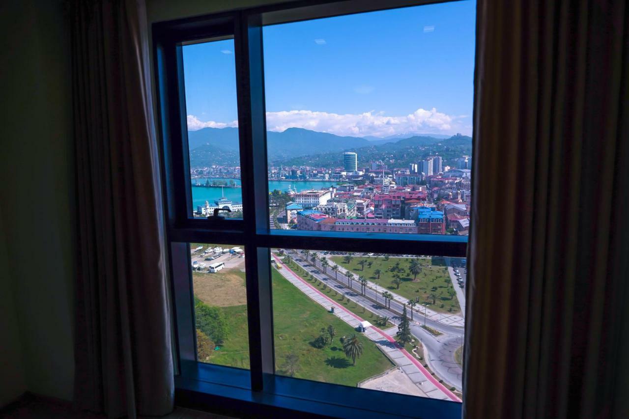 Balmaral Apart Hotel Batumi Bagian luar foto