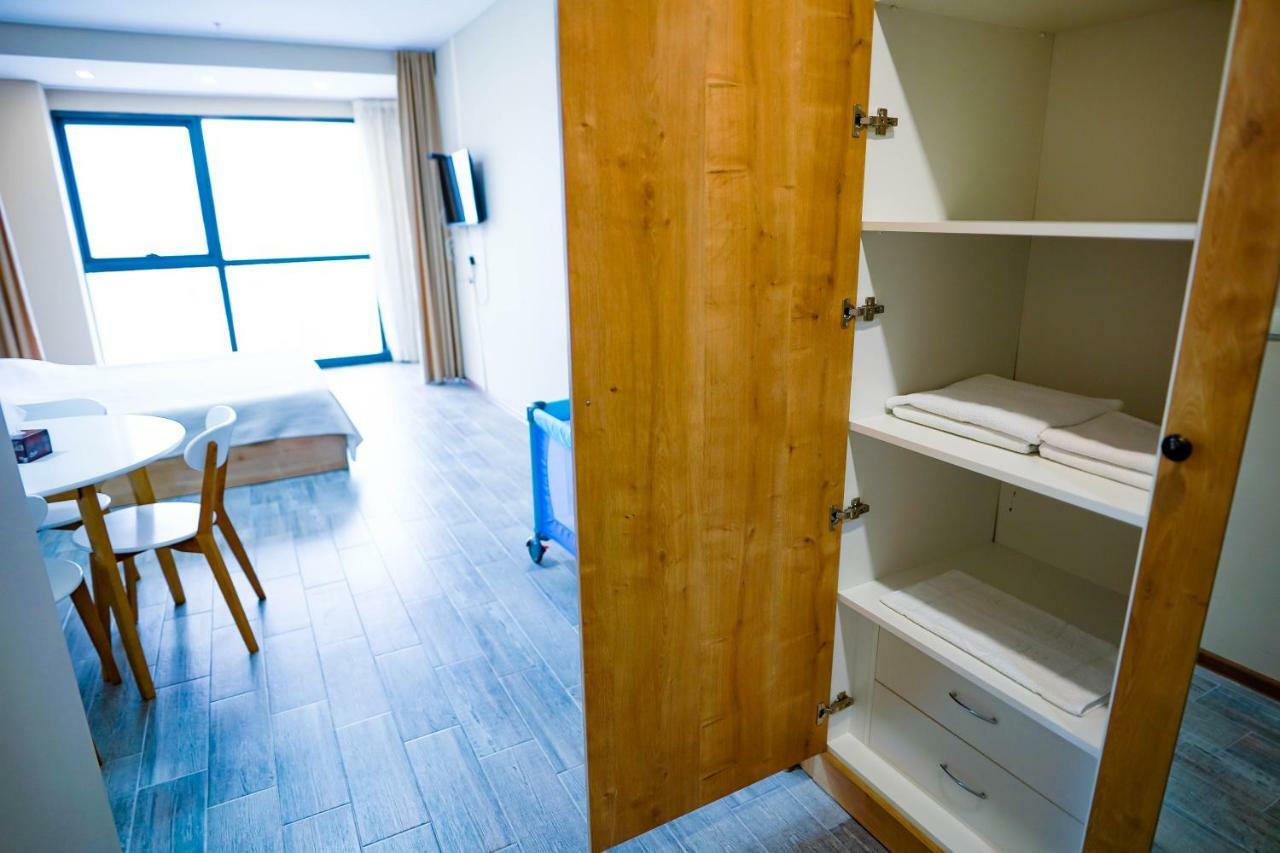 Balmaral Apart Hotel Batumi Bagian luar foto