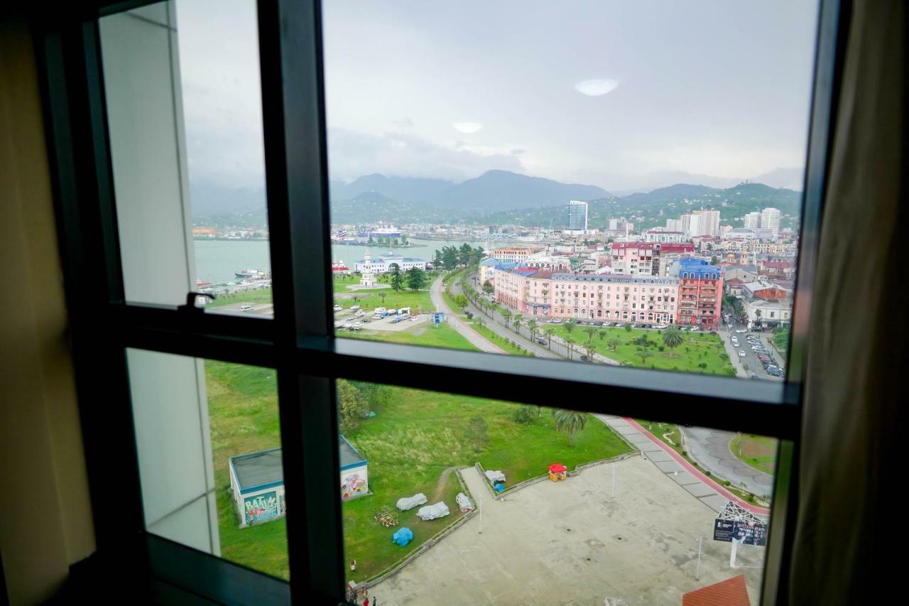 Balmaral Apart Hotel Batumi Bagian luar foto