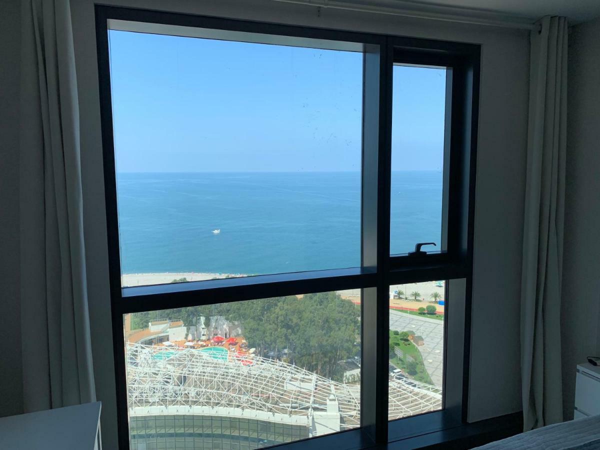 Balmaral Apart Hotel Batumi Bagian luar foto